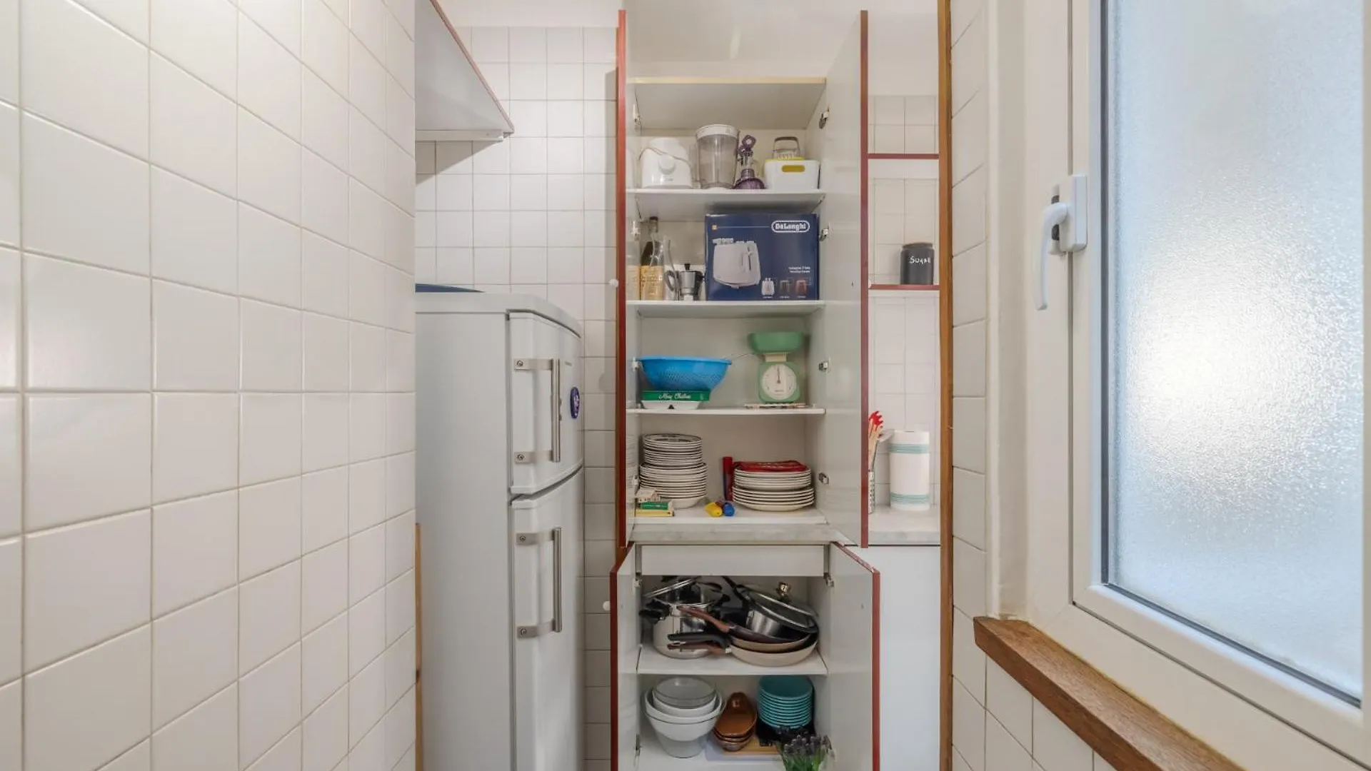 Apartment Vibrant Trastevere 2 Bedrooms On Via Del Moro Rome