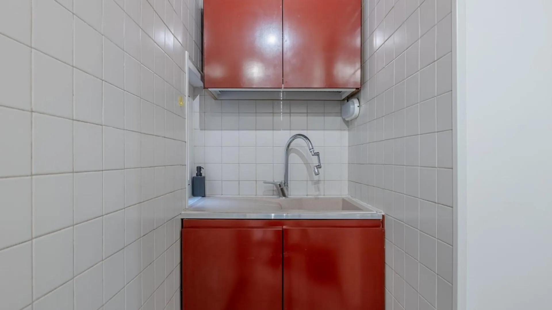 Vibrant Trastevere 2 Bedrooms On Via Del Moro Rome