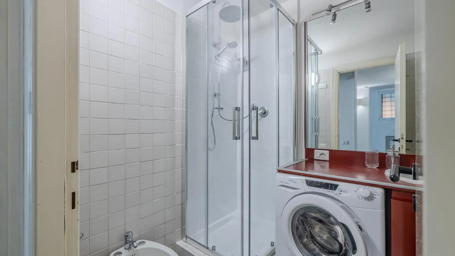 Apartment Vibrant Trastevere 2 Bedrooms On Via Del Moro Rome